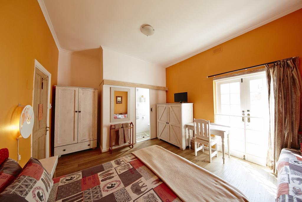 House On The Hill Hostel Cape Town Room photo