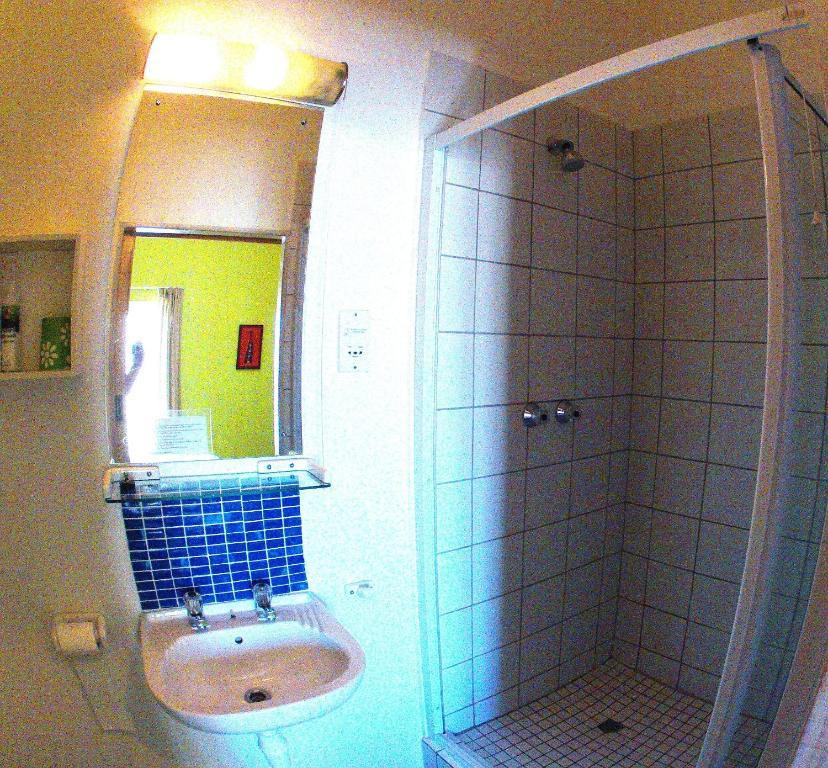 House On The Hill Hostel Cape Town Room photo